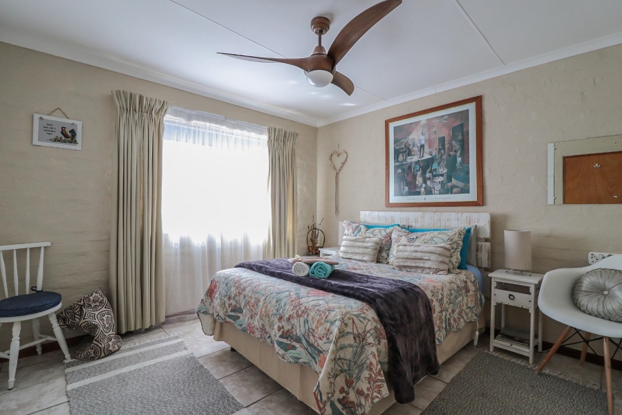 4 Bedroom Property for Sale in De Kelders Western Cape